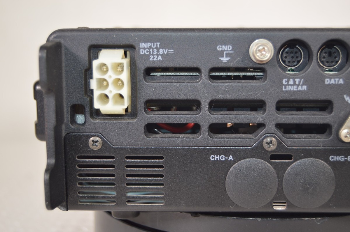 Yaesu FT-897D HF VHF UHF All Mode Transceiver Ham Radio Tested W