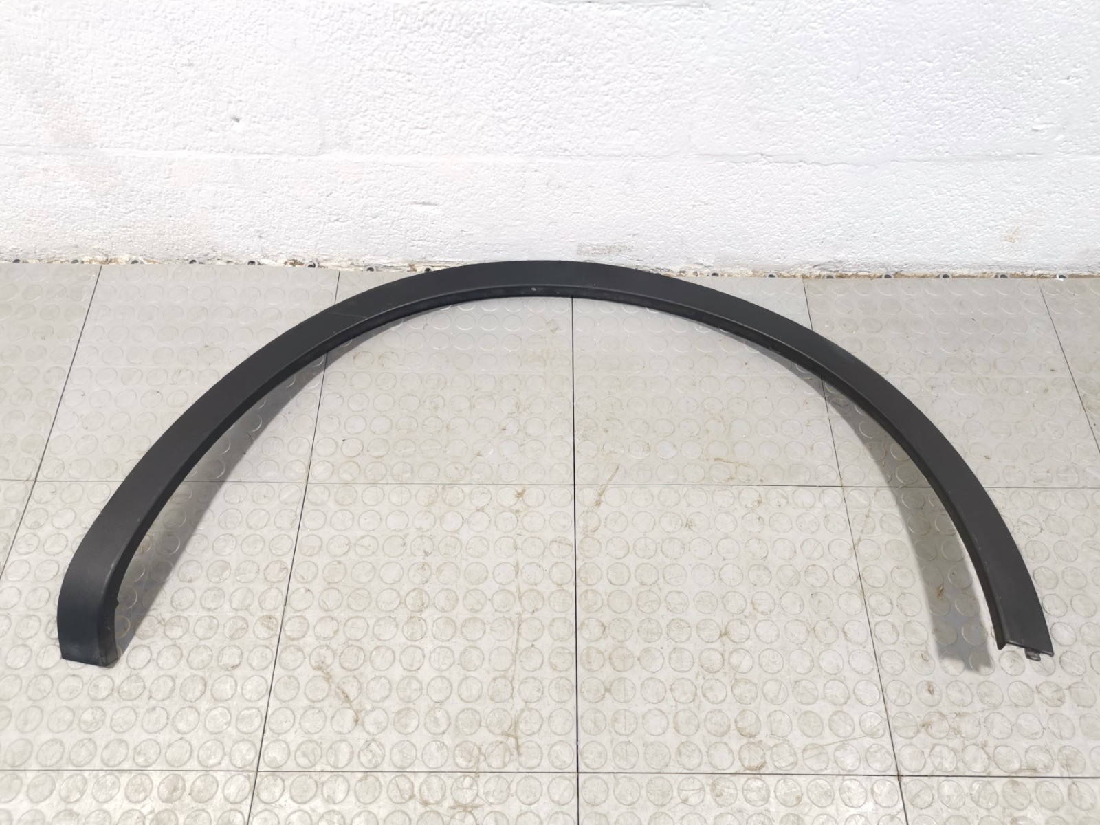Maserati Levante 2018 Rear Left Wheel arch molding P/N 670040324