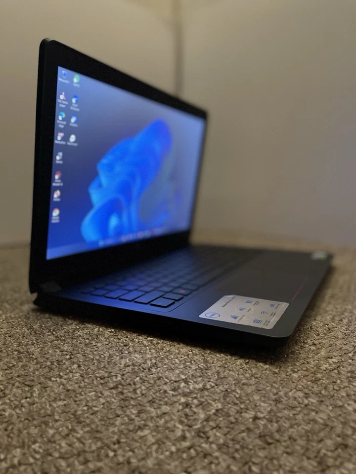 Dell Gaming Laptop - 15.6'' i7 16GB 128GB SSD + 500GB HDD GeForce GTX 1050 Win11 - Image 4 of 4