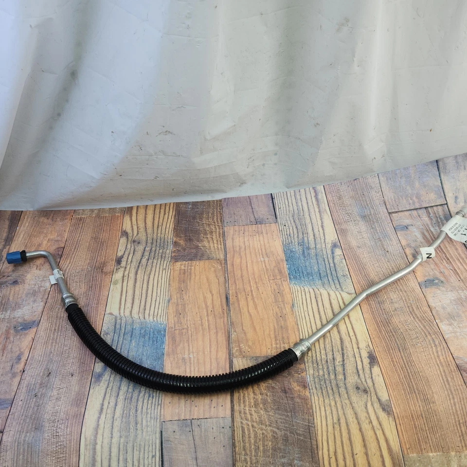 GM 12472278 Chevrolet Blazer Tahoe GMC C/K Upper Engine Oil Cooler Inlet Hose OE - Image 4 of 4