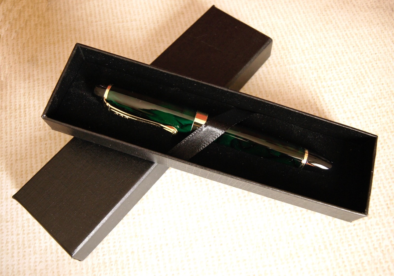 3 Jinhao 86 Füllfederhalter-Set (schwarzes, Weinrotes Und Grünes Harz) Extra Feine Feder Mit