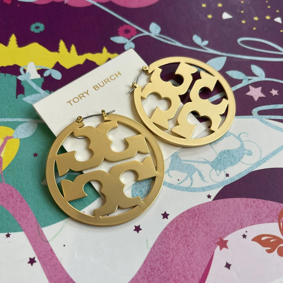 BRINCOS DE ARGOLA GRANDE TORY BURCH AUTÊNTICOS OURO FOSCO MILLER - Presente de Dia das Mães - Imagem 2 de 4