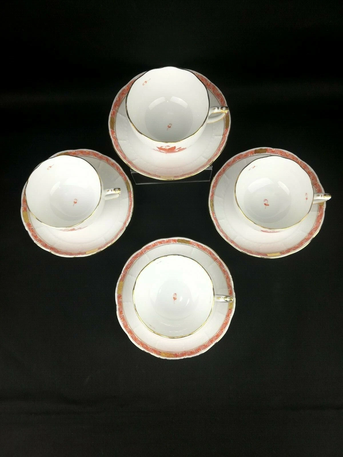 Herend Chinese Bouquet Tea Cups with Saucers - Thumbnail 2