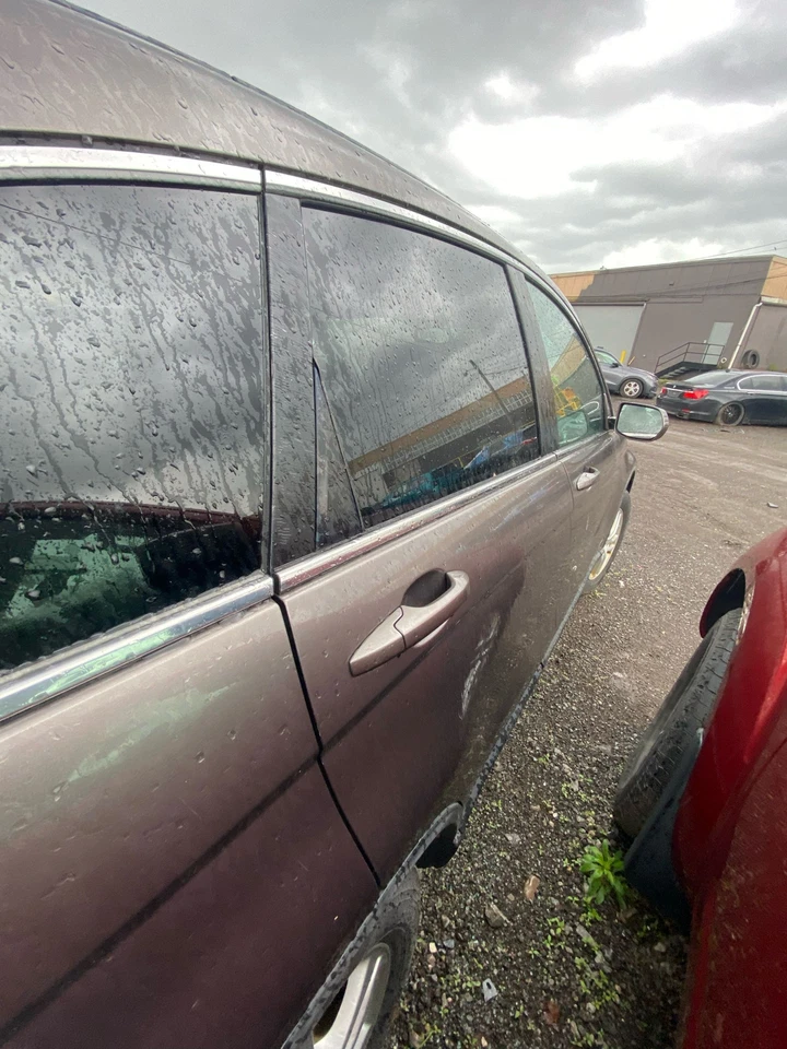 Used Rear Right Door Assembly Rear Side fits: 2010 Honda Cr-v electric R. privac Foto 2 de 4