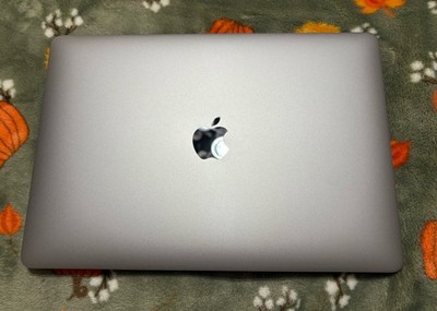 Apple MacBook Pro 13  2019 | Intel i5 | 8GB RAM | Charger + Bundle