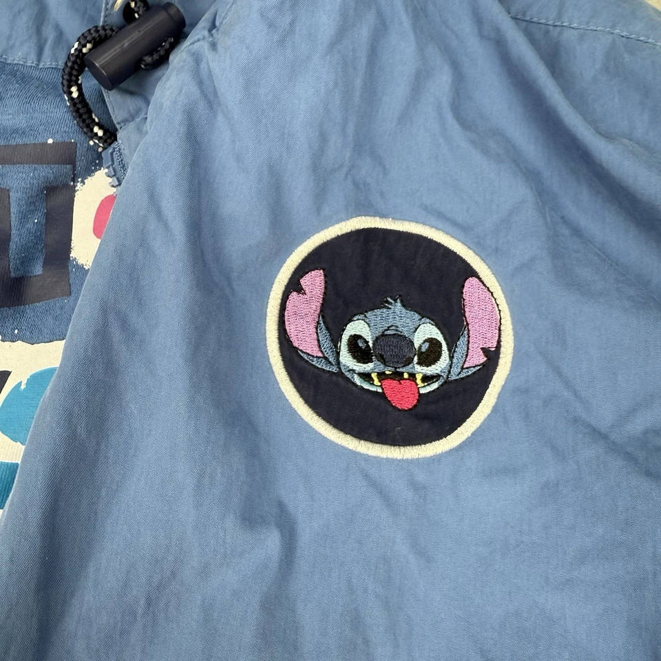 Chaqueta Disney Lilo and Stitch para mujer grande azul bloques de colores exclusiva de BoxLunch Foto 4 de 4