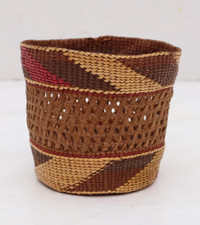 ANTIQUE NORTHWEST COAST TLINGIT 3.25" TALL X 3.75"ACROSS BASKET NATIVE AMERICAN