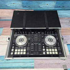 Pioneer DDJ-SR Digital DJ Controller w/ Road Case Black Silver Digital Turntable