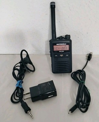 Motorola EVX-S24 Radio UHF  256-channel capacity + Earpiece (Tested) (Clean) 