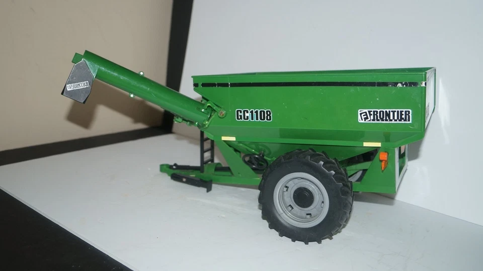18" Long Ertl 1:12 (?) FRONTIER GC1108 Green Grain Cart Wagon Hopper with Chute - Image 3 of 4