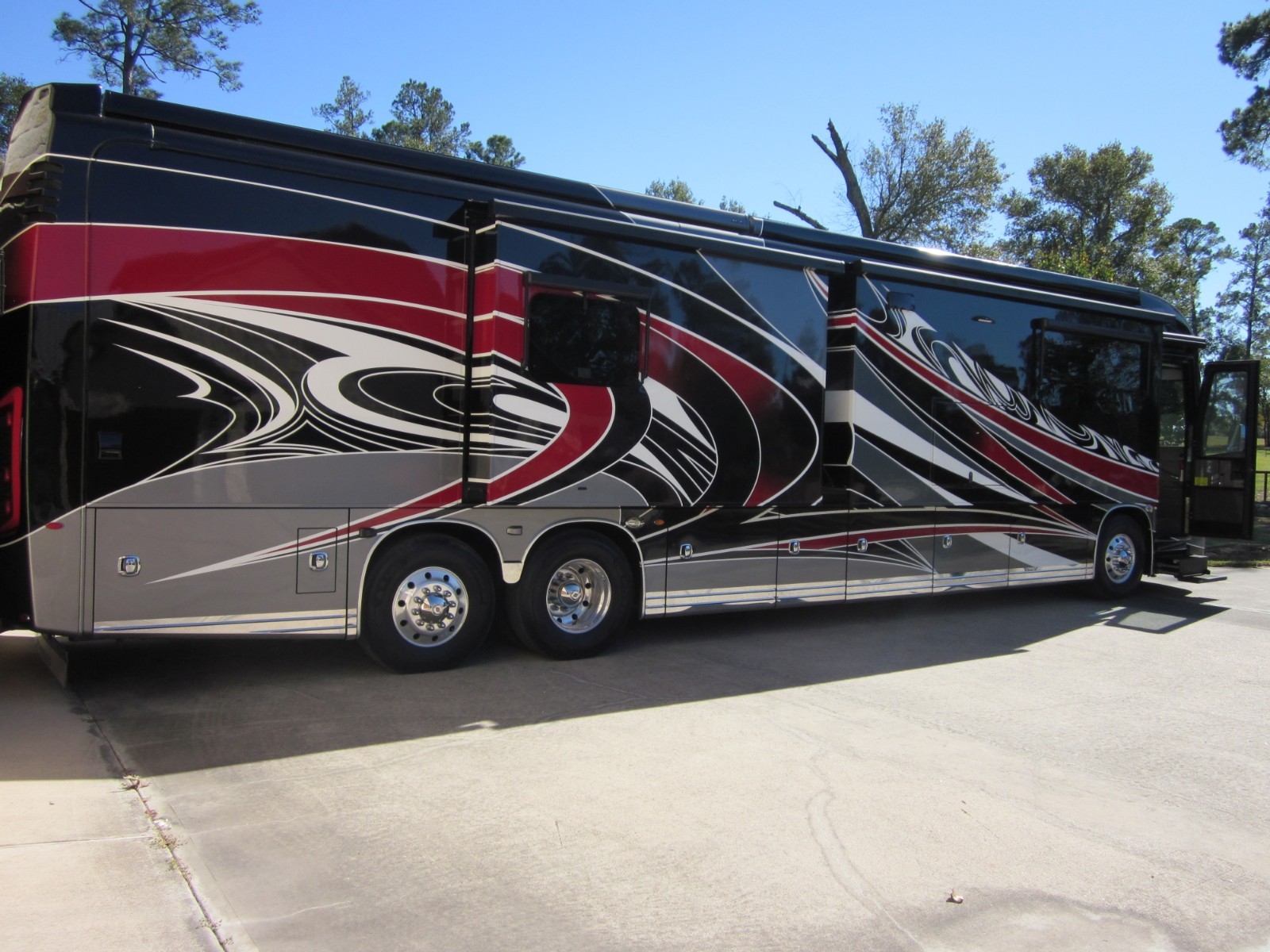 Entegra Coach Cornerstone Series M-45B 605hp Cummins One Owner Low Miles!!