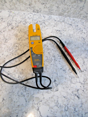 Fluke t5-600 basic electrical tester ac dc voltage meter 600v current tester