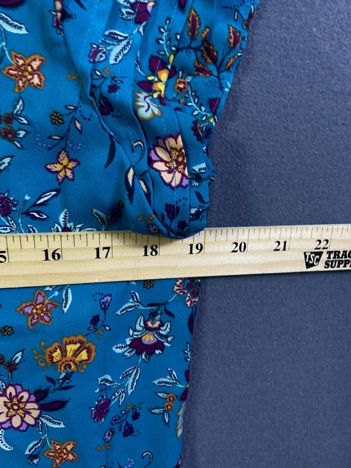 Lily White Womens Floral Short Sleeve Blouse Size Large Blue Top Semi Sheer EUC! - Image 4 of 4