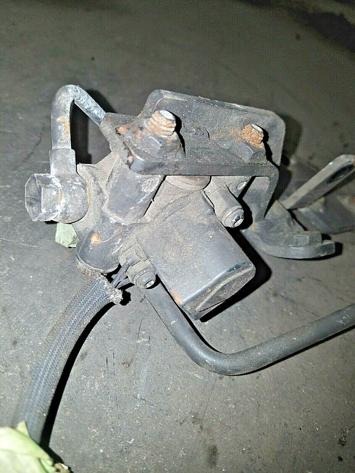 Paccar 1818852 Valve-shutoff Air Valve Solenoid Bracket 1830070 
