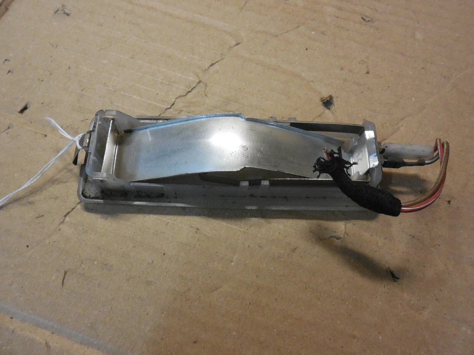 Luz domo interior trasero 80-91 mercedes w126 560sec 420sel 1268200101 Foto 3 de 4