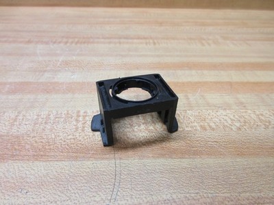 Schlegel MHR3 Push Button Latch