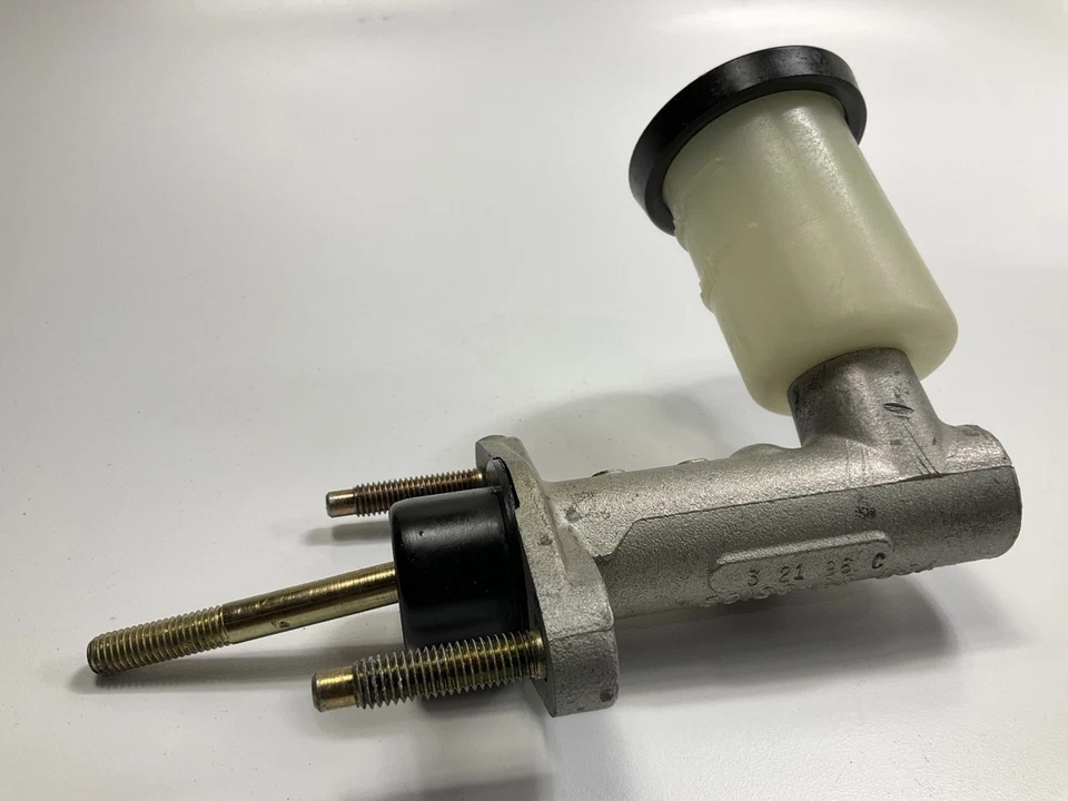 Cilindro maestro de embrague Acdelco 18M2060 para Toyota Camry 1984-1987 Foto 2 de 4