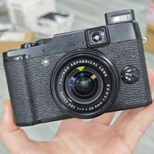 FUJIFILM X10 12MP Digital Camera with 12 MP Optical Zoom Black 95%New English