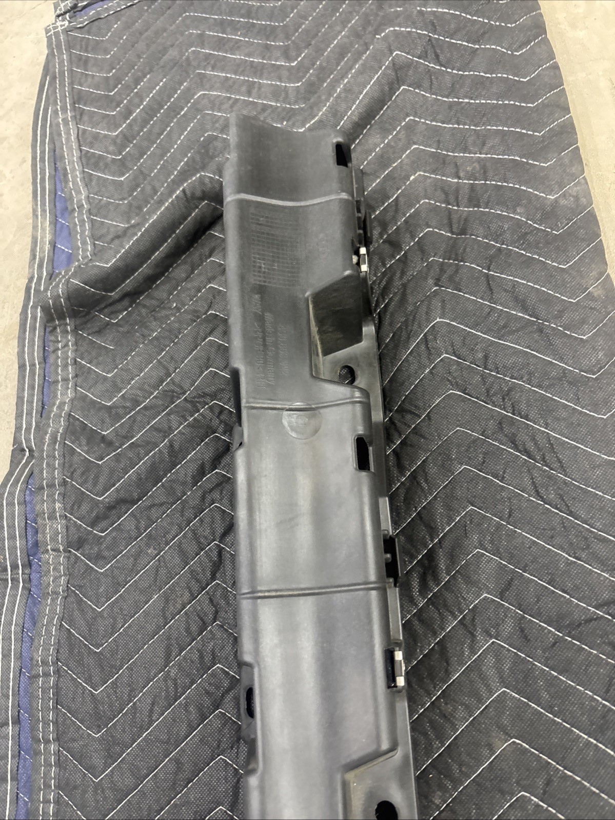 Audi R8 2021 Right Side bracket P/N 4S0853922