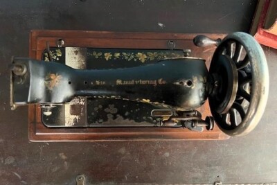 antique z-0693 Singer tabletop sewing machine furniture Singer