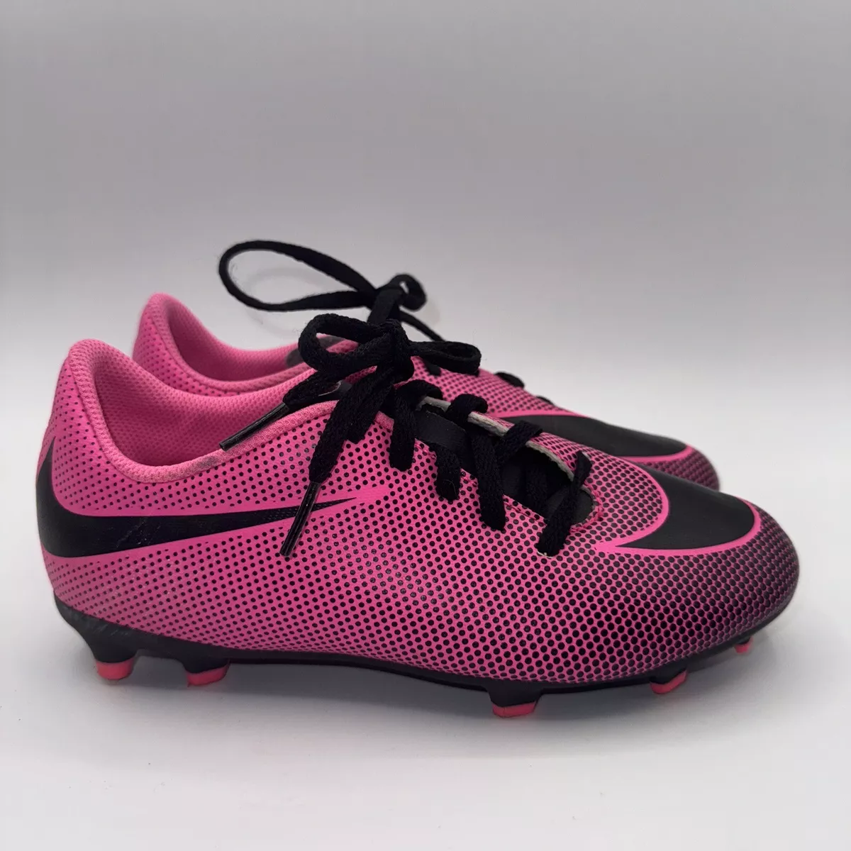 Youth girls best sale cleats