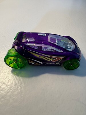 Hot Wheels 2014 Vandetta lila mit grünen Reifen Druckguss Spielzeugauto