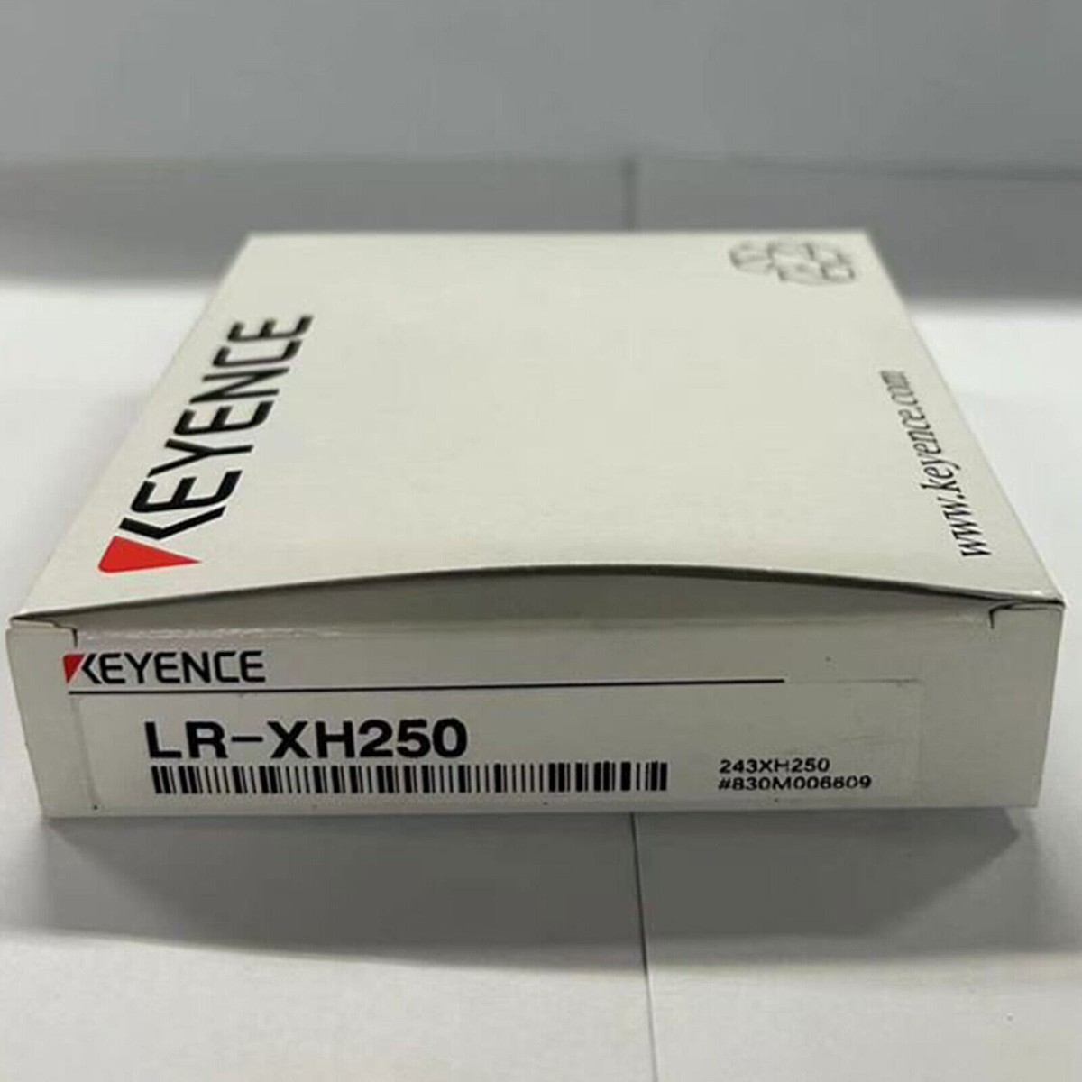 Keyence LR-XH250(10M) Laser Sensor 1PC New LRXH250 Expedited