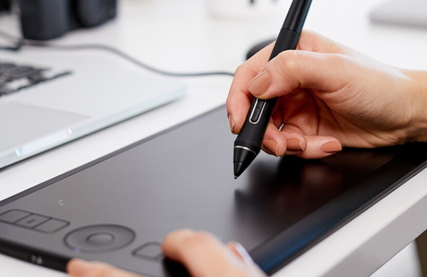 Wacom INTUOS PRO PTH-460 Bluetooth/USB 1lbs 8192 xPressKey