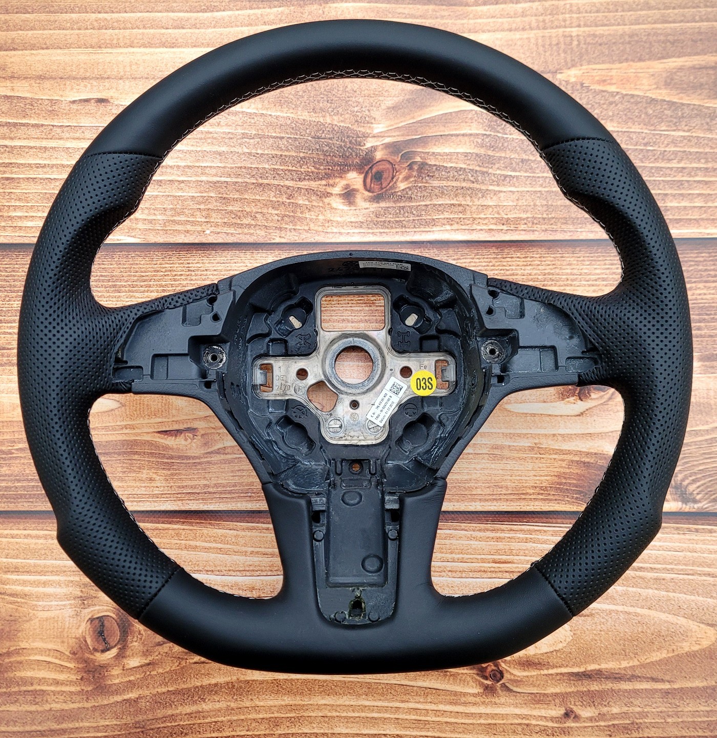 Leather Steering wheel fit to VW Touareg 7P Tuning 30-3076
