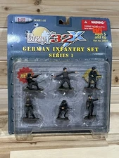 2001 The Ultimate Soldier 32x 1/32 Scale WWII German Infantry Set Series 1 New