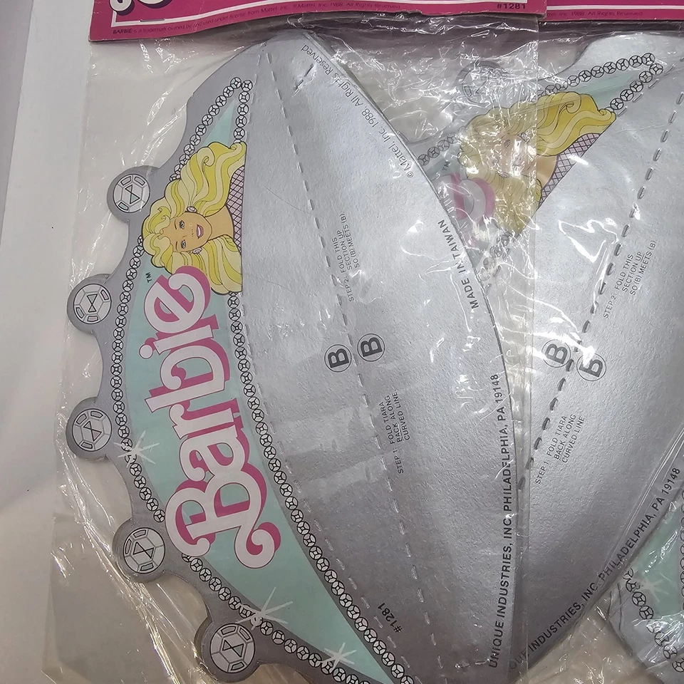 Barbie Vintage 1988 Fiesta de Cumpleaños Tiaras Fiesta Favores Princesa Corona Lote de 32 Foto 4 de 4