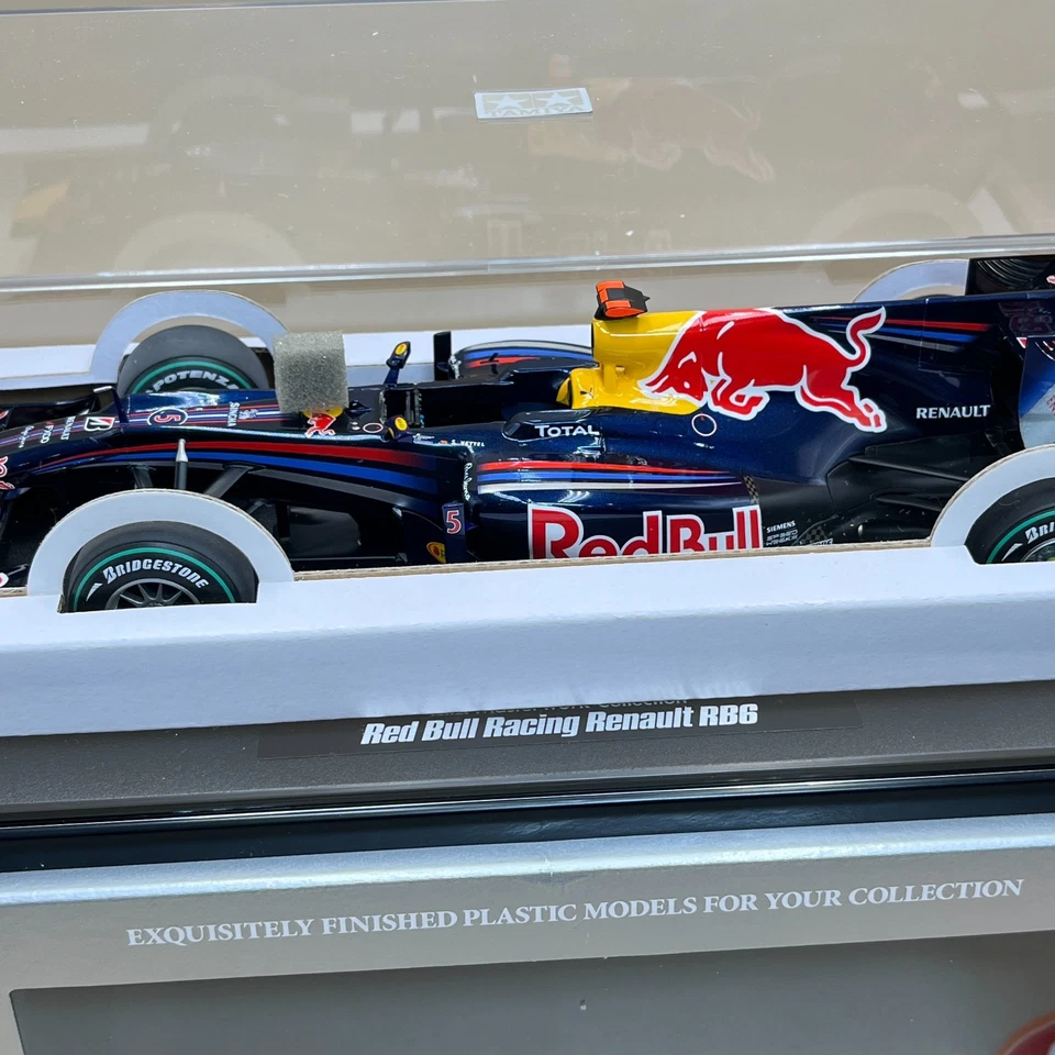 Tamiya 1/20 Red Bull Racing Renault RB6 #5 Finished model Masterwork 21131 - Image 2 of 4