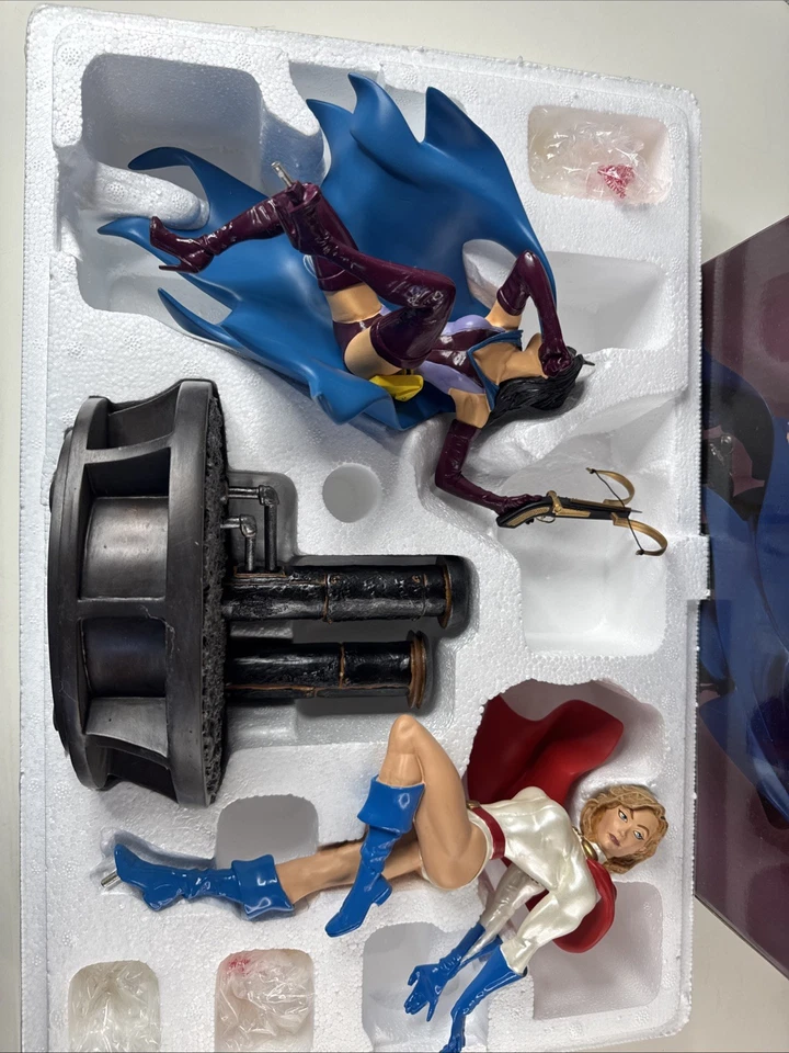Estatua DC Direct Power Girl & Huntress Legacy LE #479/1100 con certificado de autenticidad Foto 4 de 4