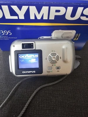 Olympus D-395 Camera With Box And Paperwork + Fujifilm XD 64mb Picture Card