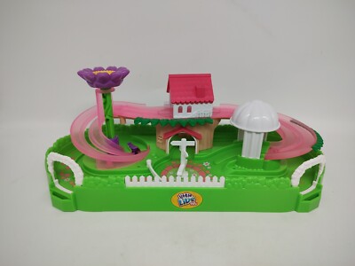 Little Live Pets Lil' Ladybug Garden Replacement PlaySet Replacement - Main Image