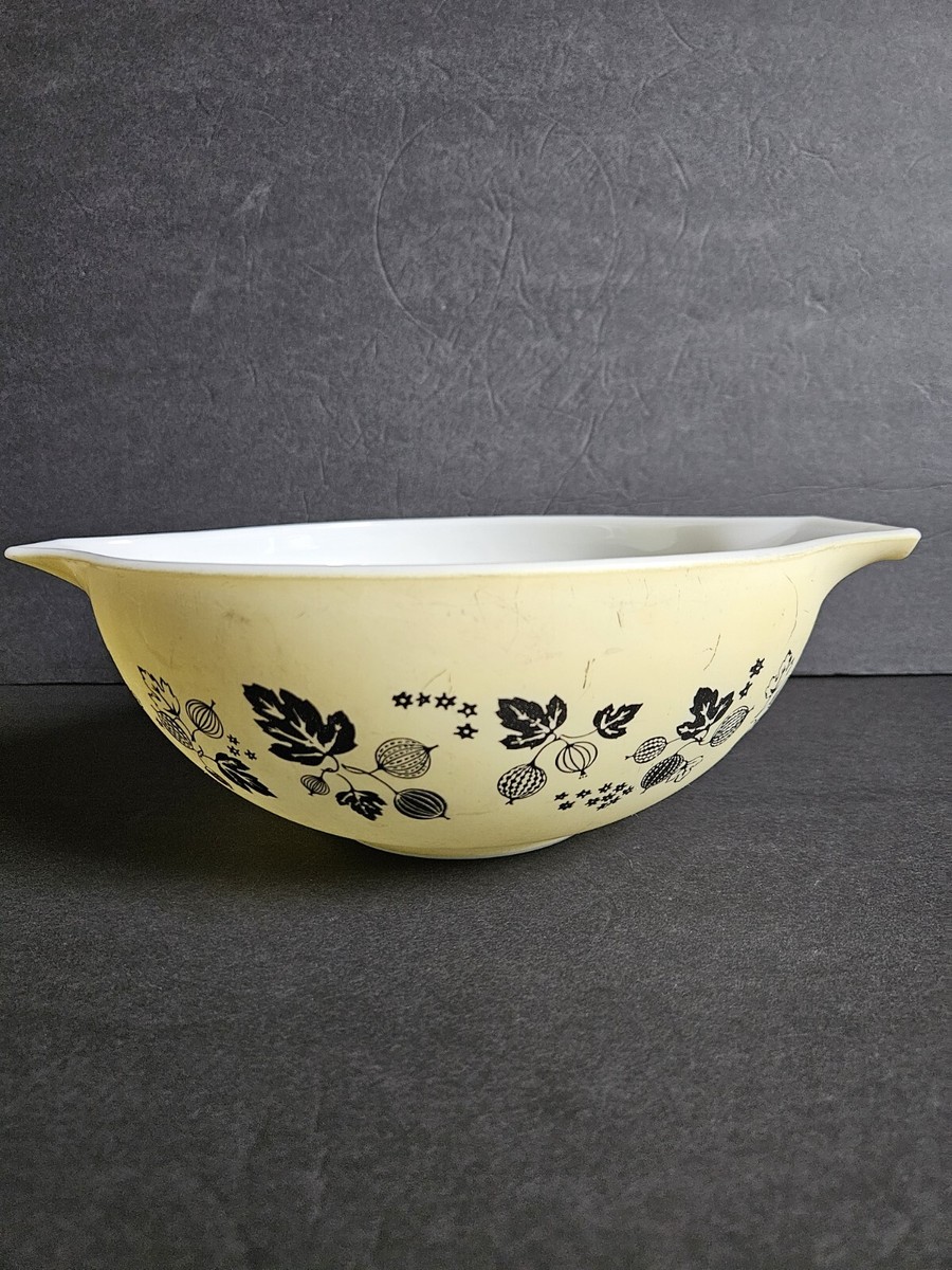 Vintage PYREX Gooseberry Black on Yellow Qt Cinderella Large