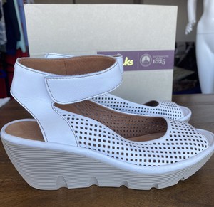 clarks women's wedge shoes