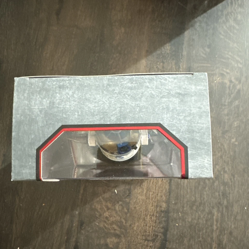 Boneco de ação Star Wars Elite Series R2-D2 Metal Die Cast 3" Disney Store - Imagem 2 de 4