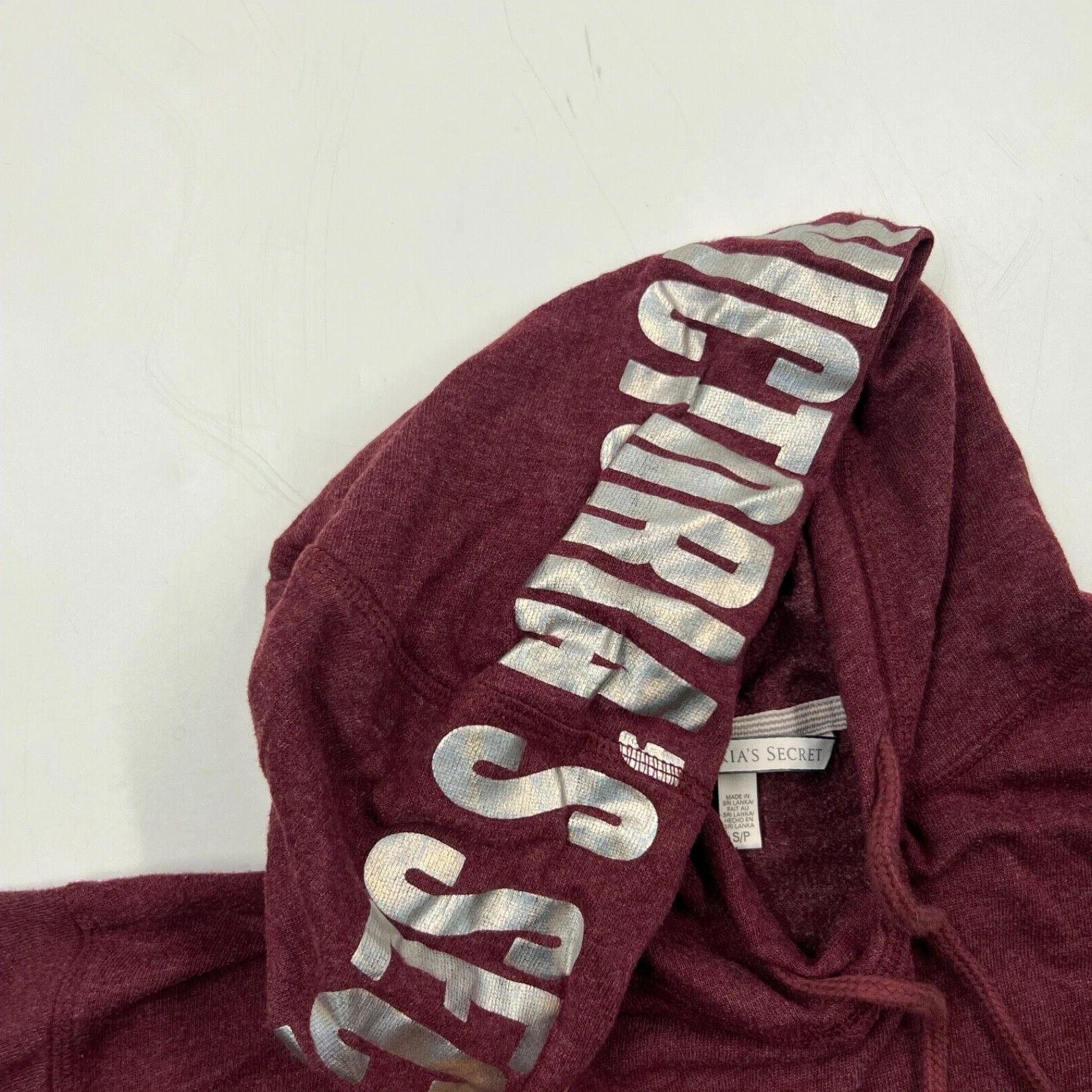 UNDERCOVER Felpa con cappuccio pullover donna Victorias Secret taglia S rosso bordeaux argento logo casual