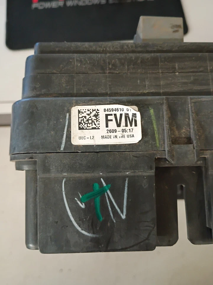 OEM GM Fuse Box 2020-2023 GMC Sierra Chevy Silverado 2500HD 3500HD 6.6L V8 Gas - Image 3 of 4