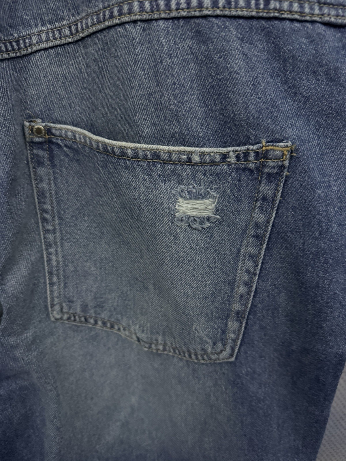 H&M &Denim Shortalls Womens Sz M Cotton Distressed Denim Jean Short Overalls NWT thumbnail 4