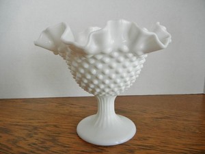FENTON WHITE MILK GLASS HOBNAIL RUFFLED BOWL COMPOTE ON PEDESTAL 5 1/2 " TALL