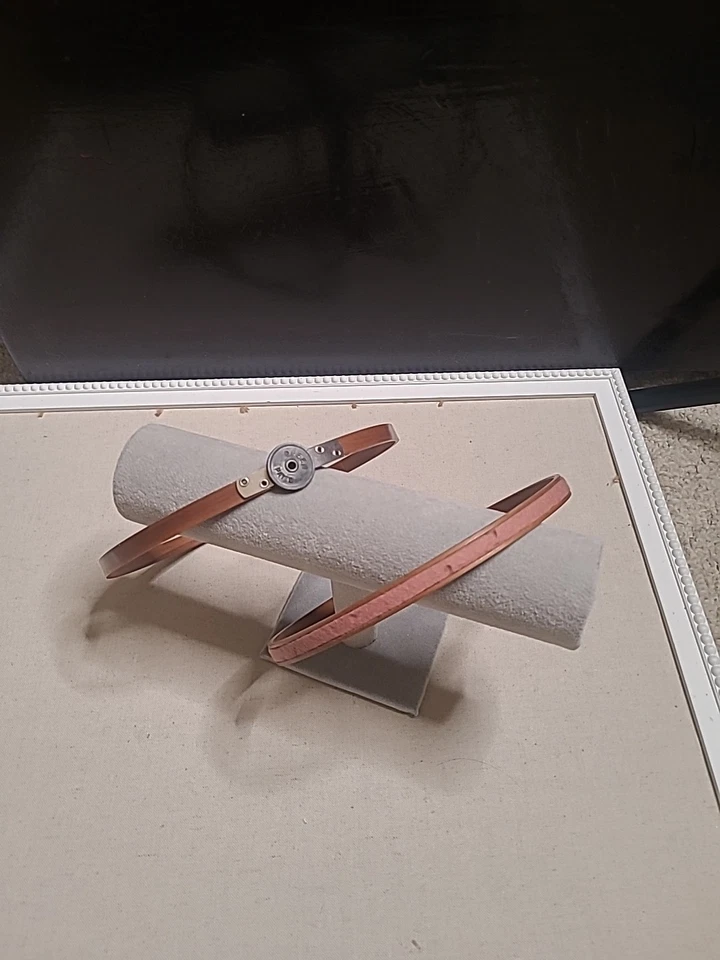 Queen 7" Wood Embroidery Hoop Wooden Craft Ring Felt Lined Tension Wheel Vintage - Image 2 of 4