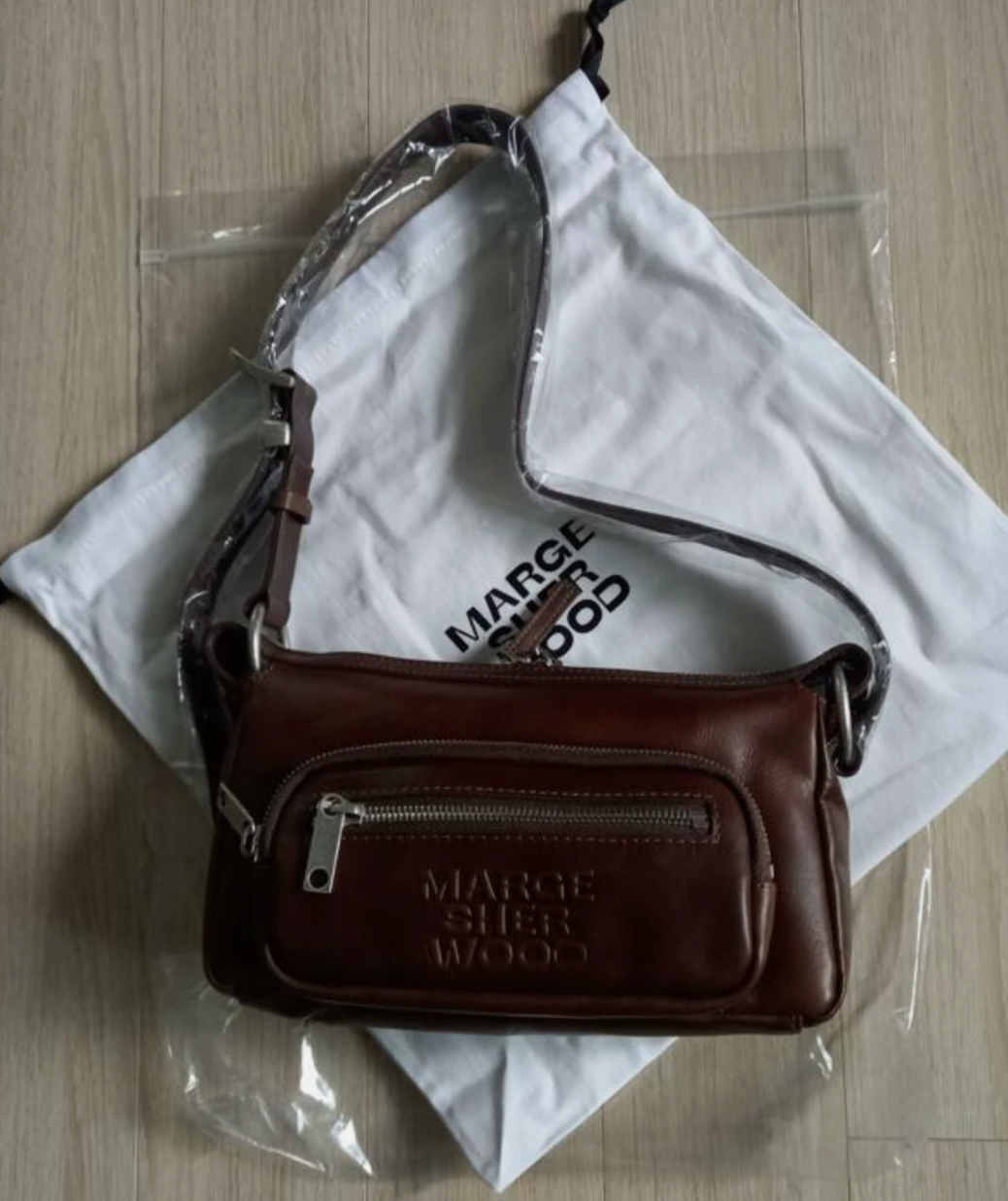 MARGE SHERWOOD OUTPOCKET HOBO MINI_washed brown pull-up /