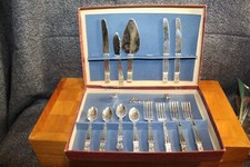 VINTAGE BANNER METALTONE PLASTIC JUNIOR CHILD'S CHILDRENS TABLEWARE IN BOX