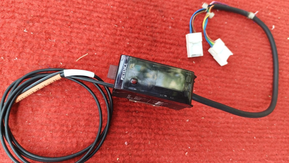 P:VT21 Keyence CZ-V1 Color Differentiating Sensor Amplifier P:VT21 Keyence CZ-V1 Color Differentiating Sensor Amplifier