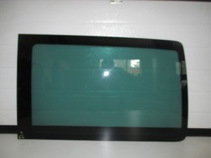 VW T5 Multivan Scheibe hinten links Fahrerseite 3. Sitzreihe AS3