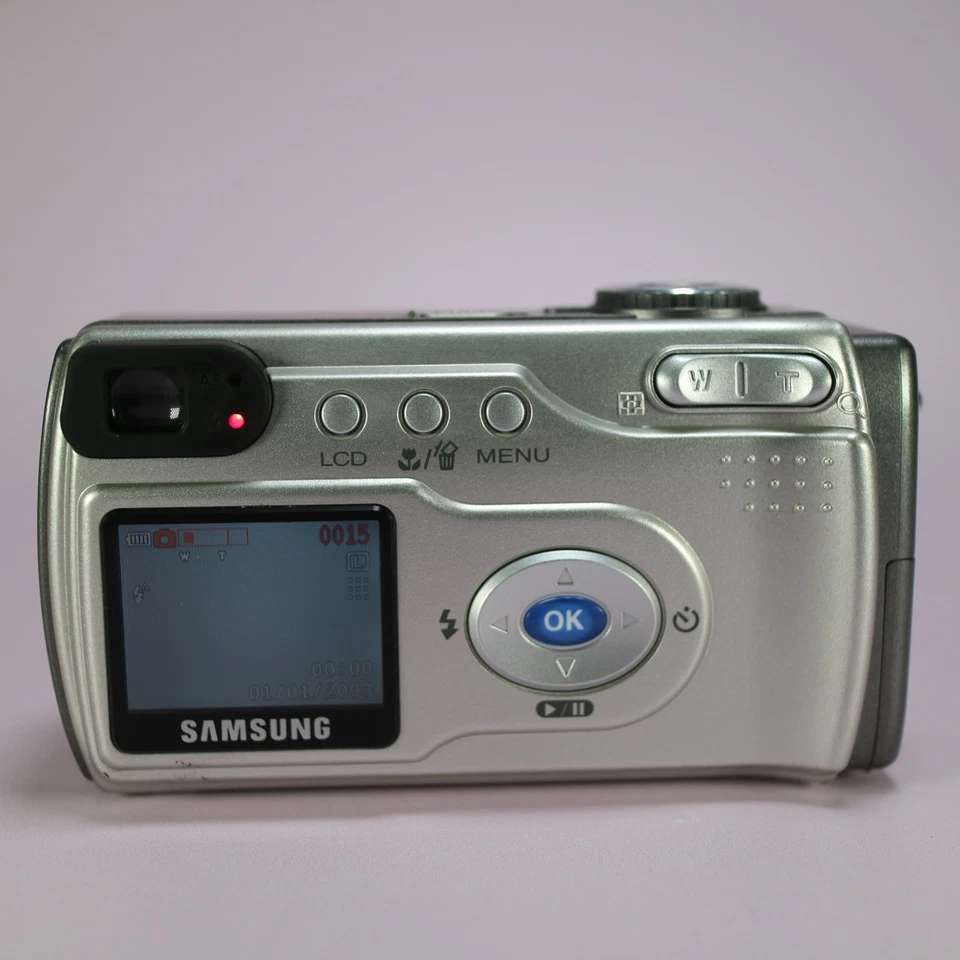 Samsung Digital Camera Digimax 240 2.0MP Silver Tested - Image 3 of 4