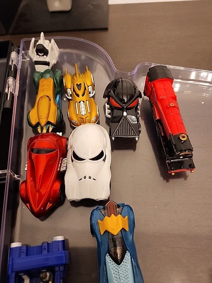 Lote de 7 Hot Wheels y 3 Surtidos + Estuche Darth Vader Foto 4 de 4