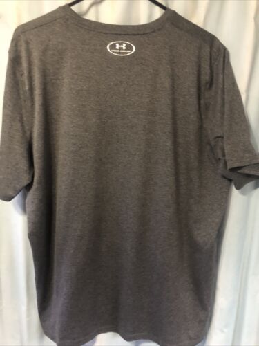 Camiseta gris Under Armour HeatGear grande cuello redondo manga corta para hombre. ¡Bonito! - Imagen 3 de 4